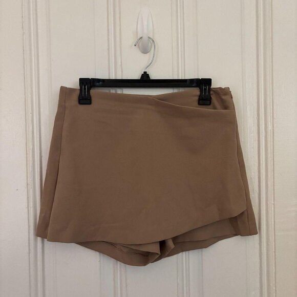 khaki skort - Picture 1 of 3